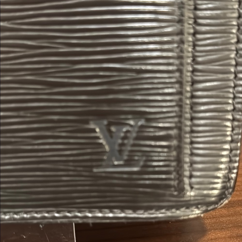 Louis Vuitton Black Epi Leather Clutch with Gold Lock - Picture 3 of 11